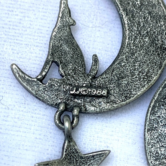 Vintage JJ Coyote Moon Faux Turquoise Wire Earrings - Picture 4 of 4